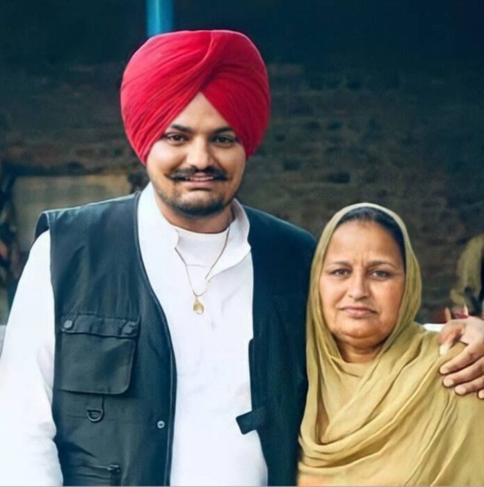 Siddhu Moosewala with his mother